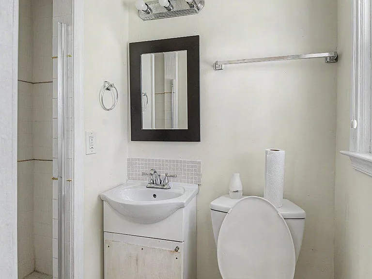 10708 Norman Ave — Photo 11