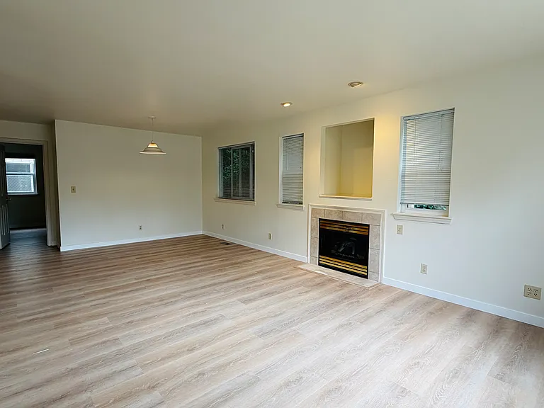 282 2nd Ave SE — Photo 7