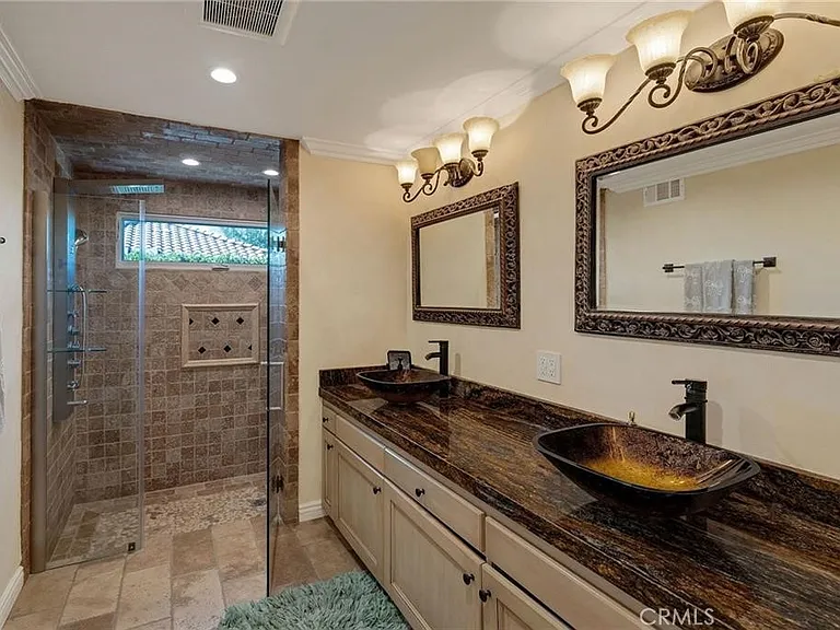 21 Coveview Dr — Photo 58