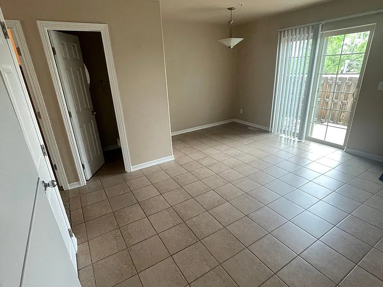 617 S Jackson St #3 — Photo 7