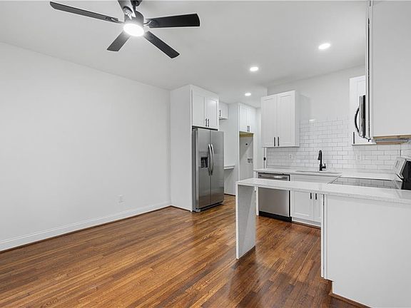 4th image of 405 4th St NE