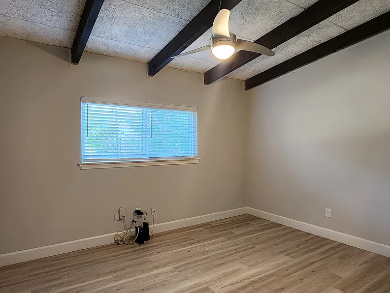 2651 Roger Williams Dr — Photo 9