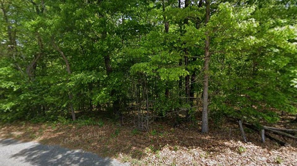 1st image of 9 Hampton Cir
