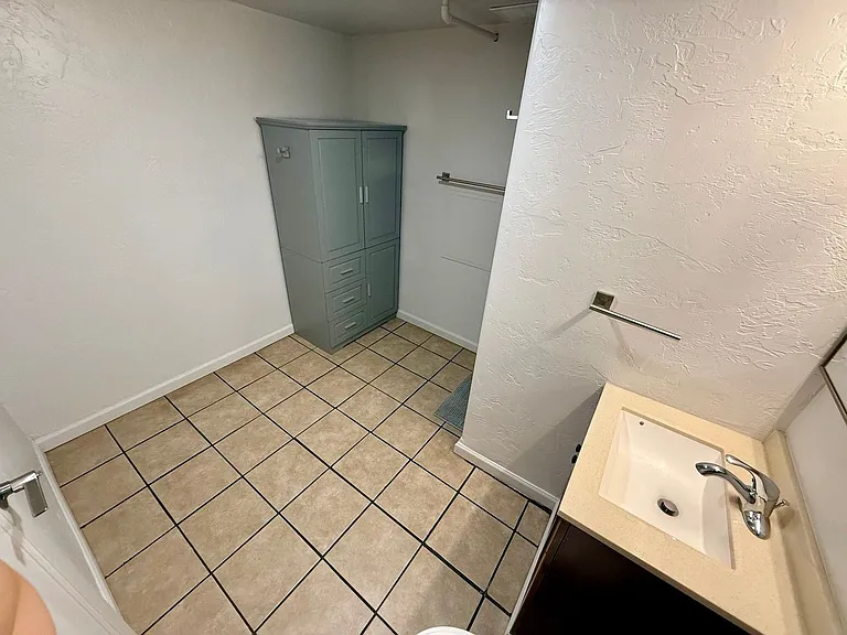 532 Bryden Ave — Photo 12