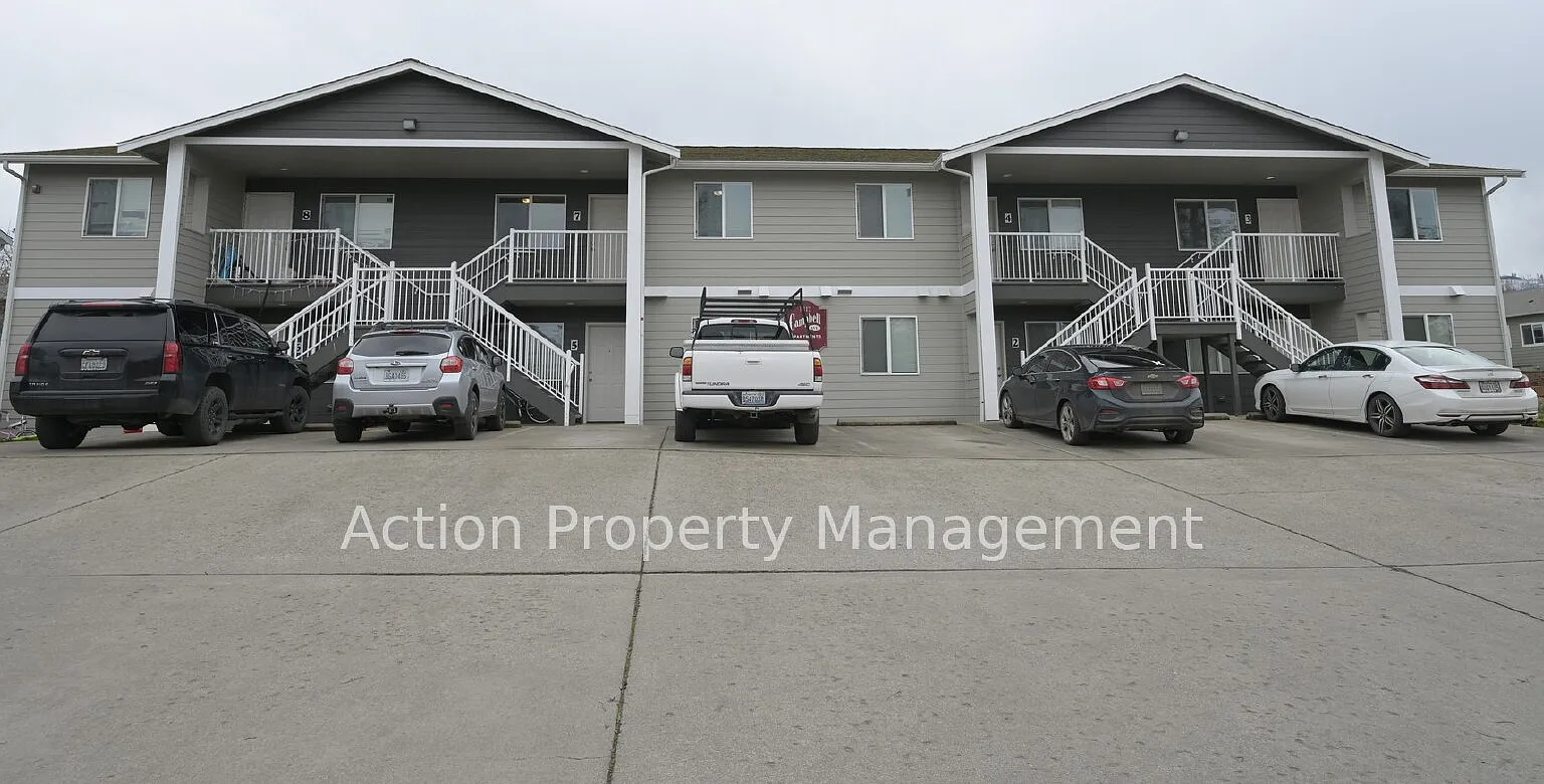 2 bed, 1.0 bath, 929 sqft, $1,700 — Photo 1