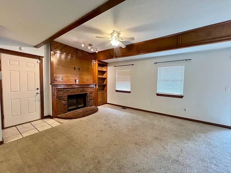 936 W Tesio Way — Photo 9