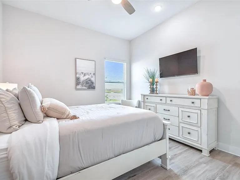 19505 Gulf Blvd #404 — Photo 32