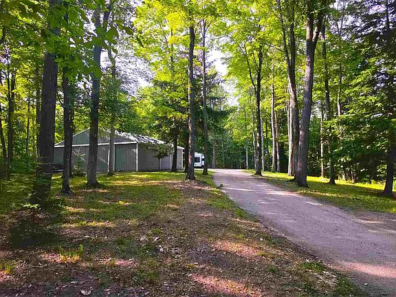 3rd image of 3054 Webb Rd