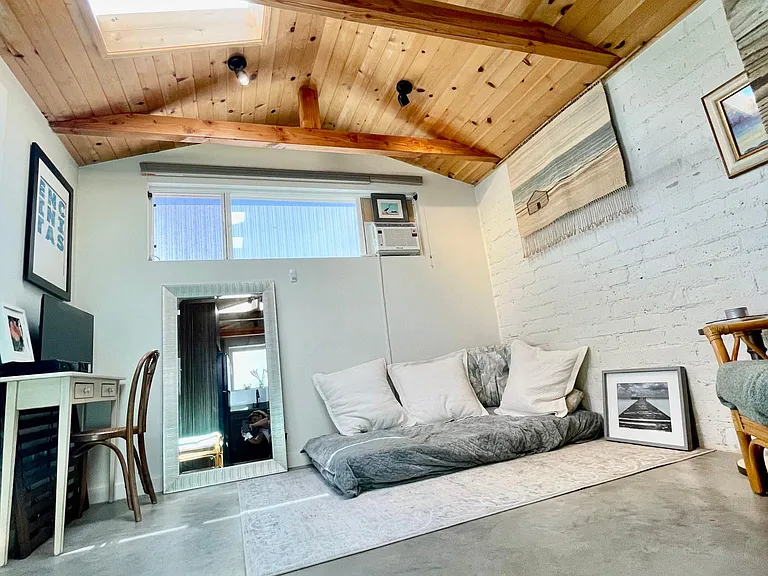 328 La Veta Ave #STUDIO — Photo 1
