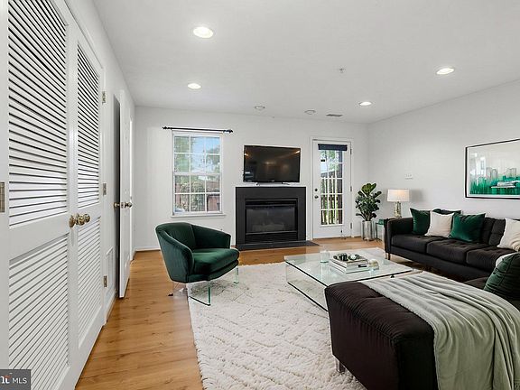 5th image of 7023 Dasher Farm Ct
