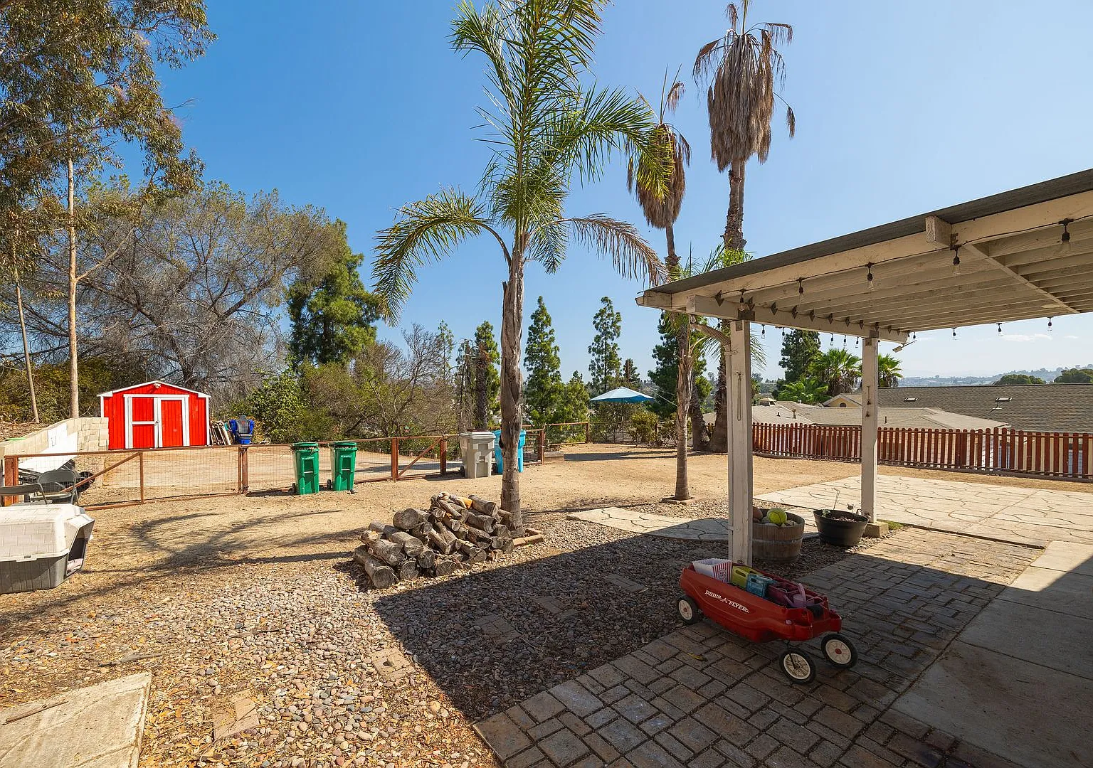 Fully Upgraded Duplex with Huge Front Yard! — Photo 2