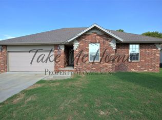 3914 N Grassland Dr, Ozark, MO 65721