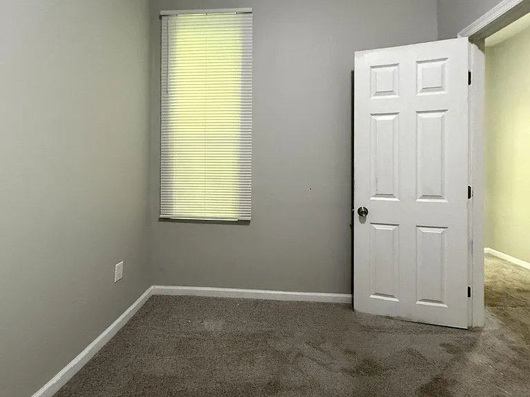 2307 N Cleveland St — Photo 9