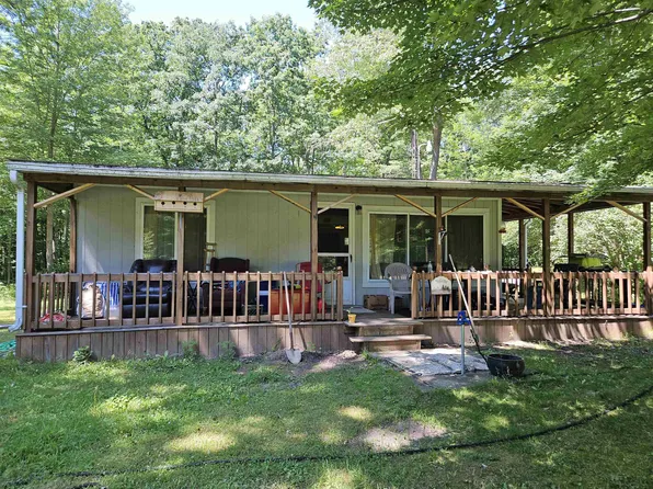 7761 Popple Ln, Harrison, MI 48625