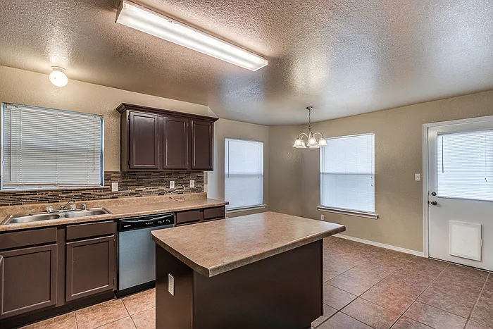 10932 Duster Dr — Photo 7