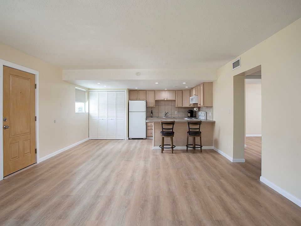 1st image of 16 Aquamarine Dr APT 4