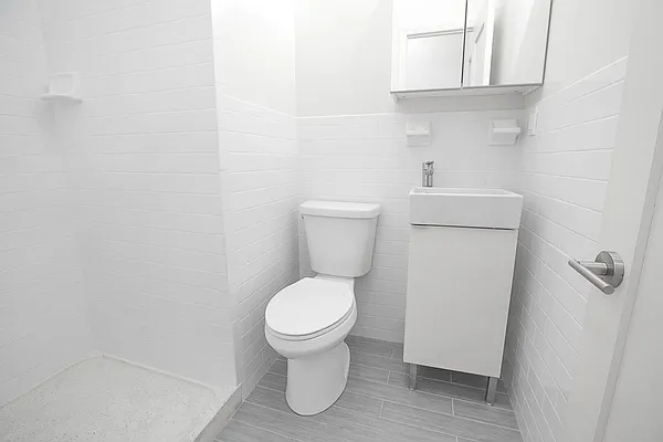 Rented by Avenues Real Estate | media 17