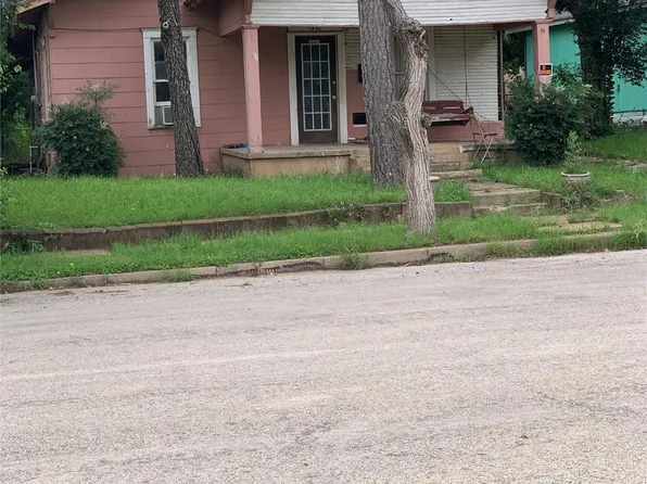 1410 Brady Ave, Brownwood, TX 76801