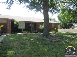 2612 SW Westport Dr, Topeka, KS 66614