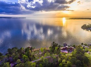 490 Forest Hills Dr, Onalaska, TX 77351