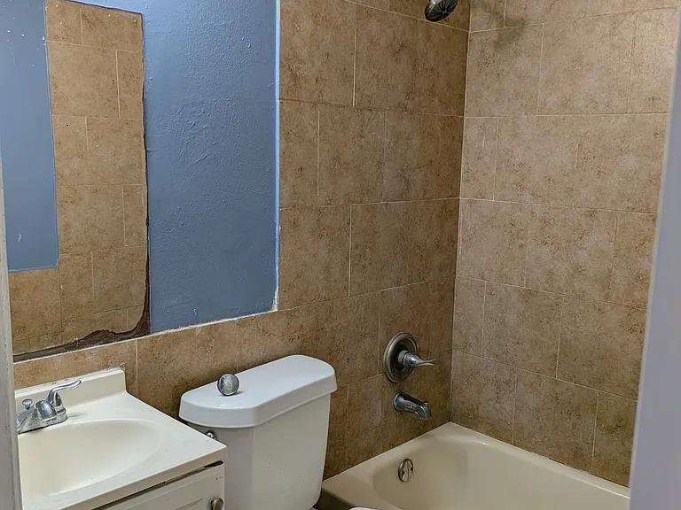2809 Anthony St #B — Photo 3
