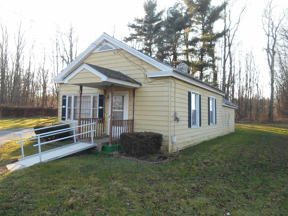 2nd image of 831 Middleline Rd