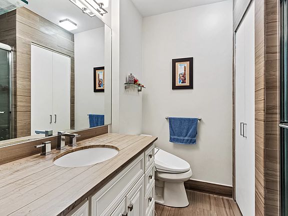 4th image of 240 E 47th St APT 19A