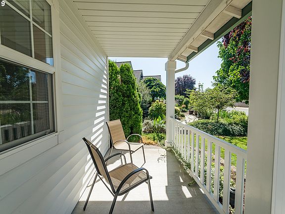 2nd image of 1313 SE 182nd Ave