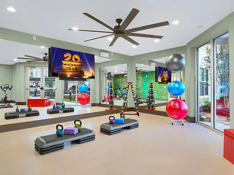 The Vue at Creve Coeur Apartments — Photo 23