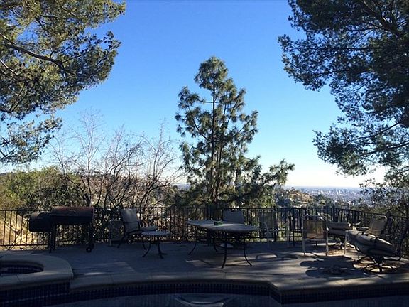 5th image of 2886 Hollyridge Dr