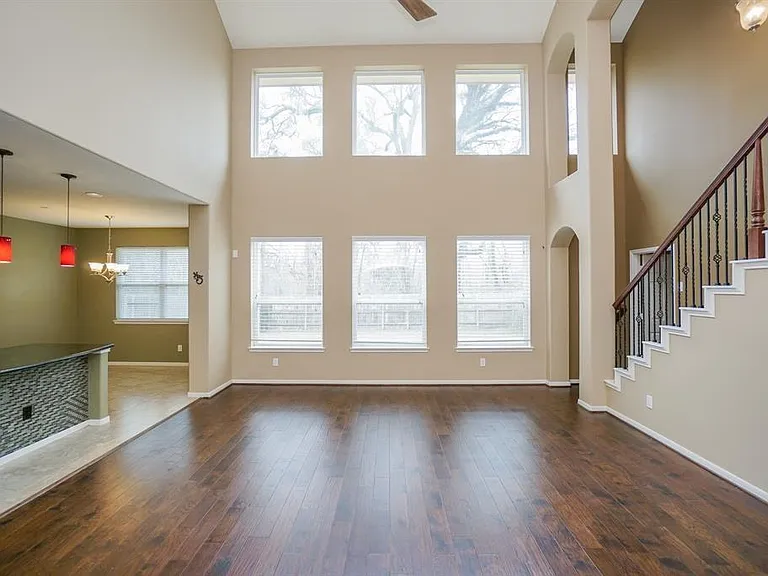 3211 London Ln — Photo 7
