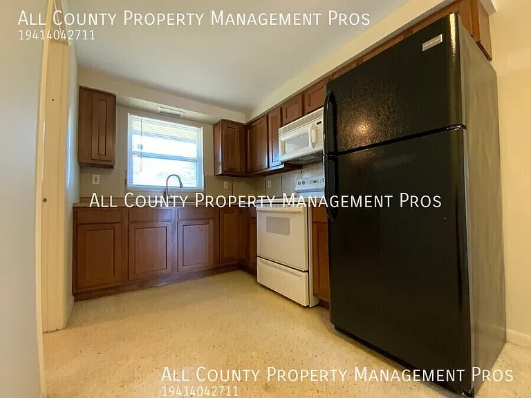 5827 Nutmeg Ave — Photo 4