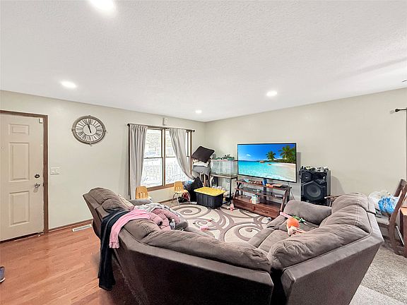 4th image of 2915 3rd St