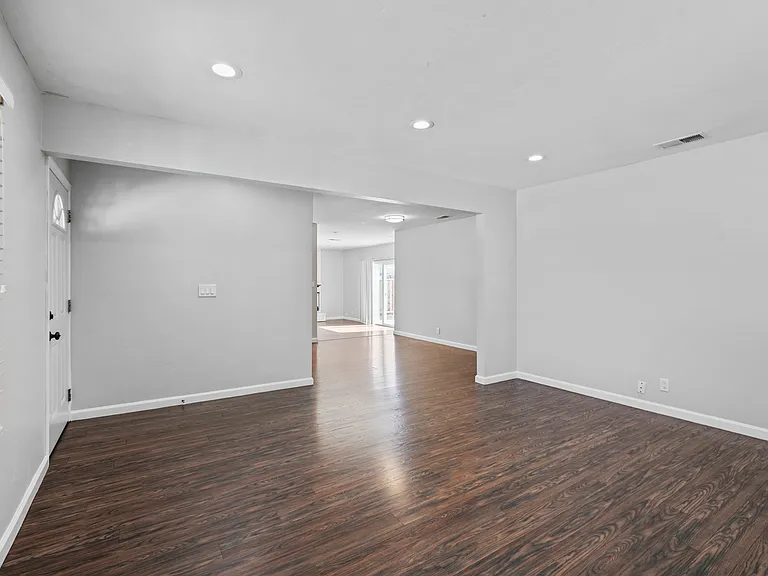2869 Fairfax Ct — Photo 5
