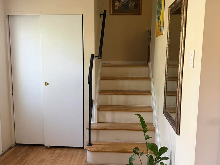 652 Holly Ln — Photo 3