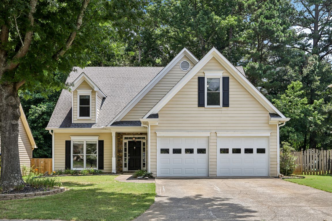Colleton Dr-S1007-001.jpg
