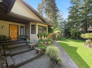 945 Seabreeze Ter, Coos Bay, OR 97420