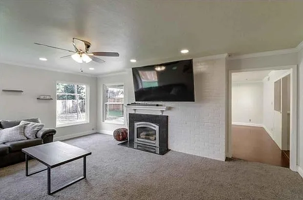 6736 N Pershing Ave — Photo 7