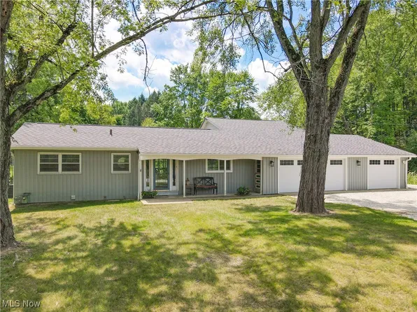 918 Lindley Rd, Cuyahoga Falls, OH 44223