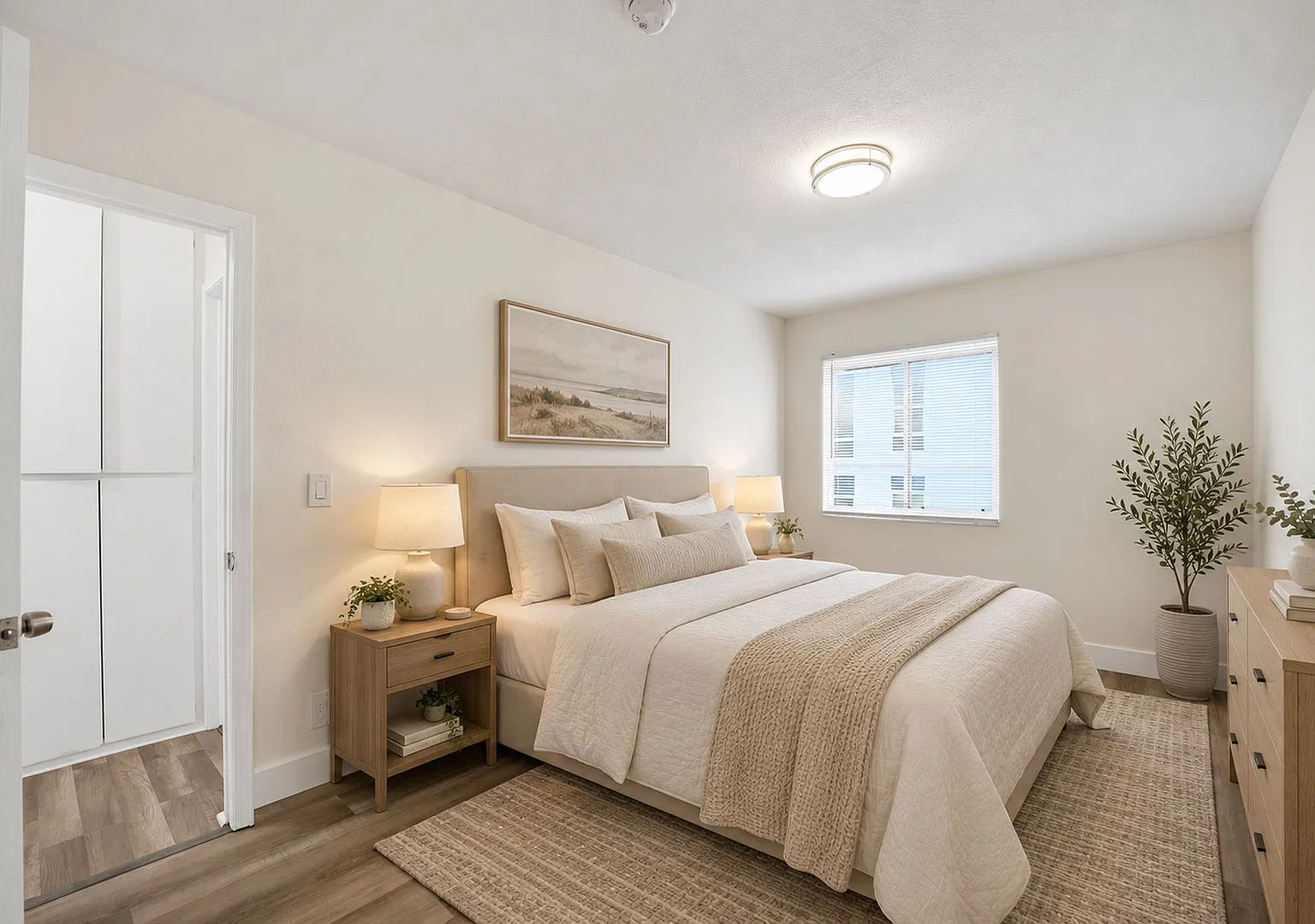 412 Coronado Terrace — Photo 2