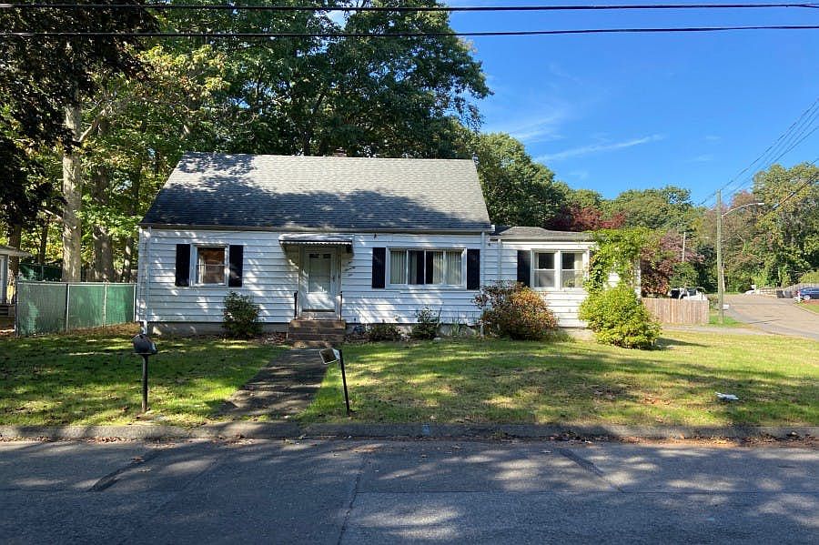 1st image of 676 Bradley St