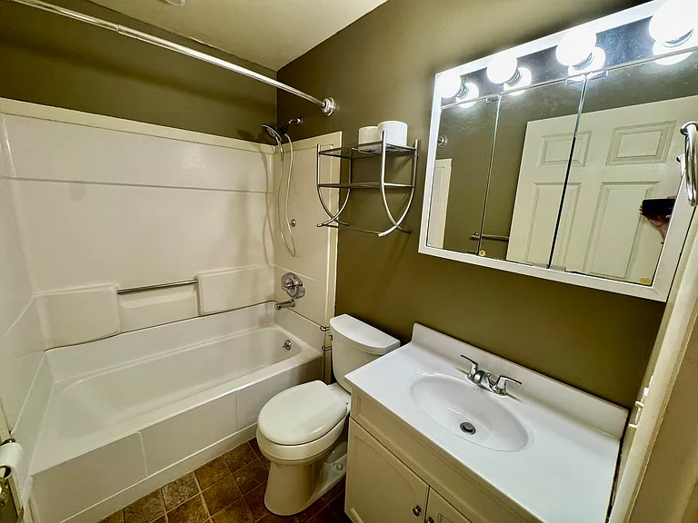 138 E Montana St — Photo 14