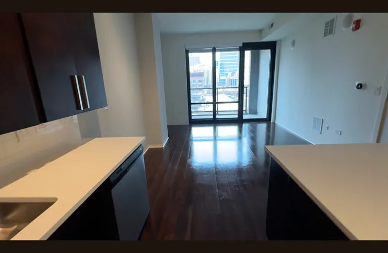 900 W Washington Blvd — Photo 1