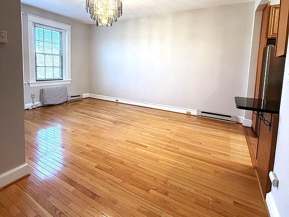 4th image of 2010 Kalorama Rd NW APT 402