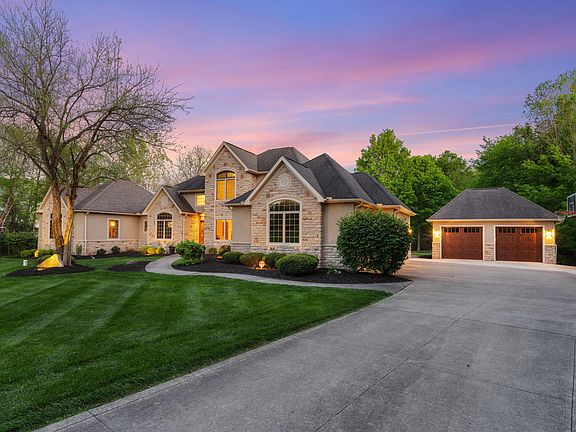 3rd image of 105 Blackstone Ct