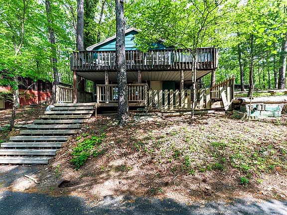 3rd image of 618 Hillhouse Lodge Ln