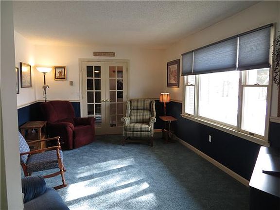 Has French Doors From Hallway