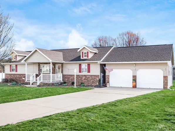 2945 Hidden Mound Dr, Zanesville, OH 43701
