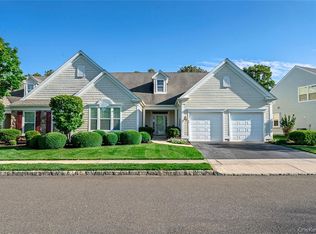 39 Kimberly Dr, Westhampton, NY 11977