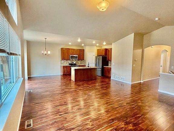 4th image of 763 S Settlers Dr